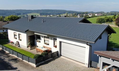 Weckman-Dach-Wohnhaus-grau